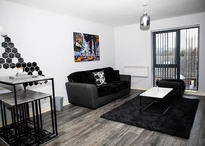 Stylish Two-Bedroom Salford Quays Apartment