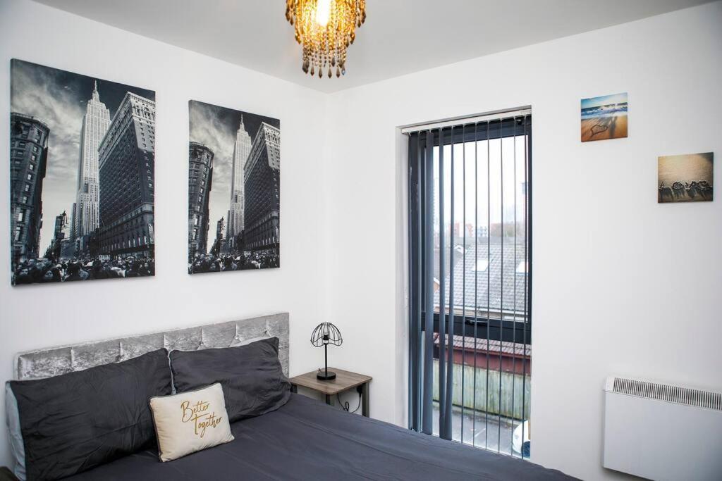 Stylish Two-bedroom Salford Quays Apartment
