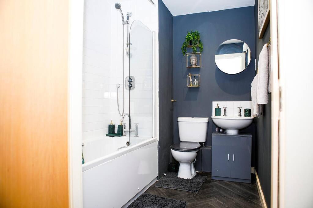 Stylish Two-bedroom Salford Quays Apartment