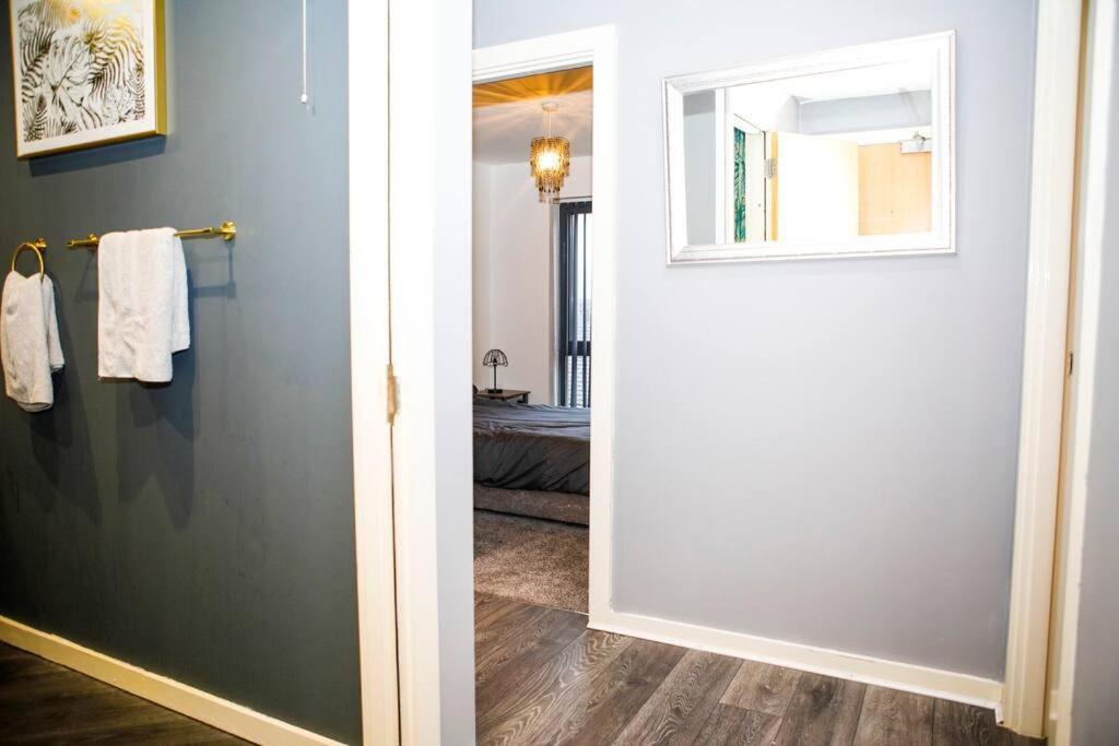 Stylish Two-bedroom Salford Quays Apartment