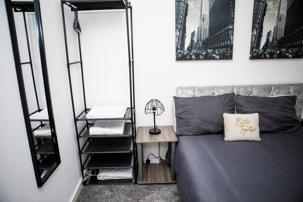 Stylish Two-bedroom Salford Quays Apartment